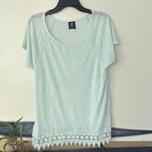 Bobeau Light Green Lace Hem Short Sleeve Top